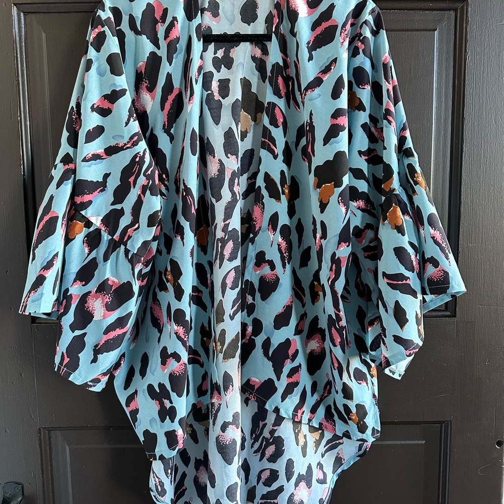 G Boutique Women’s Blue Leopard Open Front Kimono Cardigan Size Large Xlarge